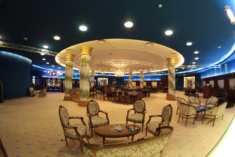 Casino Vesuvius – Brașov: O poveste de jocuri de noroc și eleganță