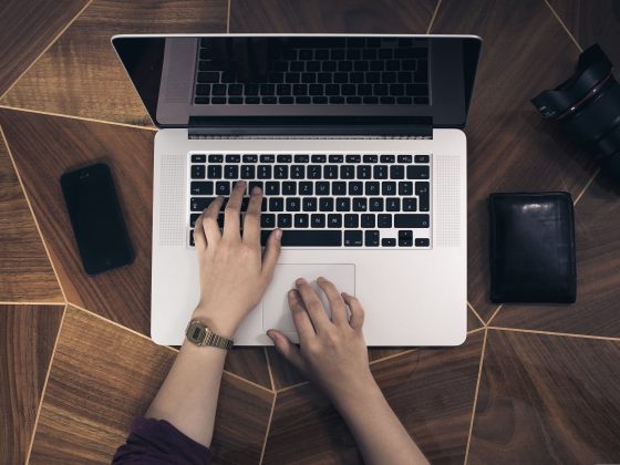 Cazino pe telefon, tabletă și desktop: ce diferențe există între platforme
